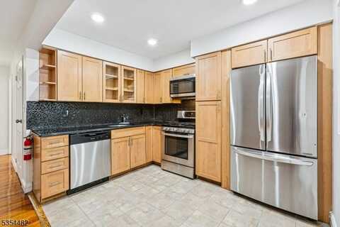 89 Ferry St, Jersey City, NJ 07307