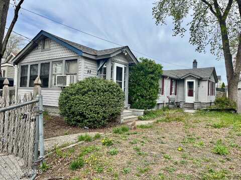 52 Shoreland Terrace, North Middletown, NJ 07748