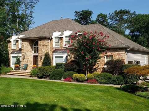 25 Wesley Court, Eatontown, NJ 07724