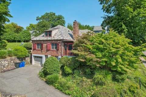88 S Prospect St, Verona, NJ 07044