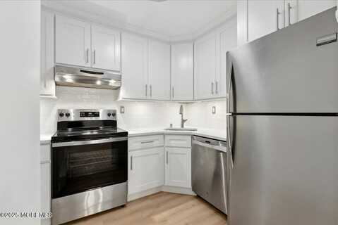 87 Arrowood Road, Manalapan, NJ 07726