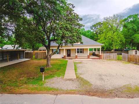 711 Denton AVE, Sallisaw, OK 74955