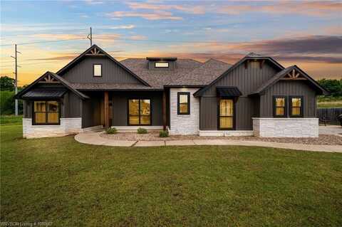 534 Aster ST, Van Buren, AR 72956