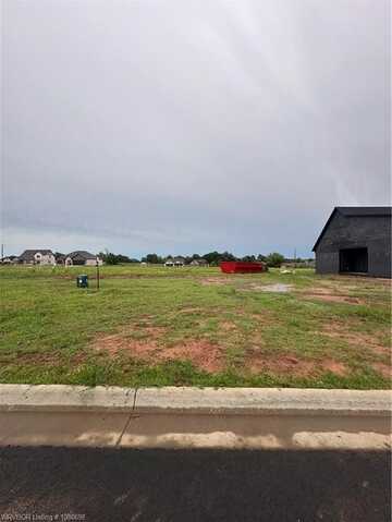 404 Waggoner LN, Barling, AR 72923