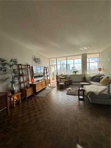 3060 PHARR Court N, Atlanta, GA 30305