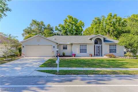 841 Charlemagne Boulevard, Naples, FL 34112