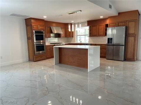 2210 Isle Of Pines Avenue, Fort Myers, FL 33905