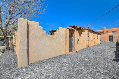 909 NINITA Street, Santa Fe, NM 87505