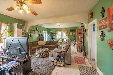 124 S M Street, Livingston, MT 59047