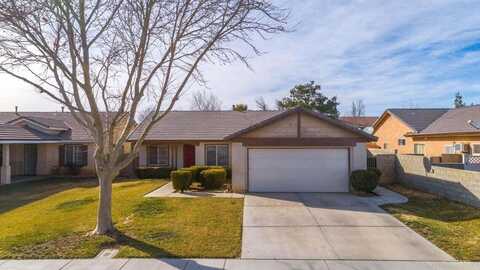 45451 Pickford Avenue, Lancaster, CA 93534