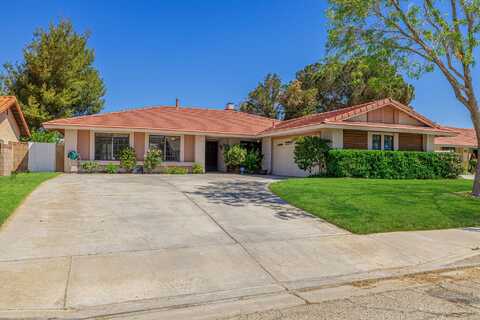 3853 W Avenue K6, Lancaster, CA 93536