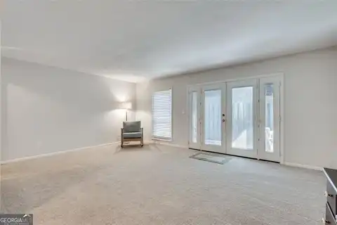 6851 Roswell, Sandy Springs, GA 30328