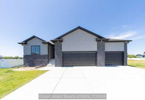 2112 Pearl Pl, Grand Island, NE 68803