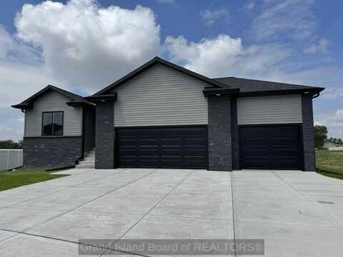 2112 Pearl Pl, Grand Island, NE 68803