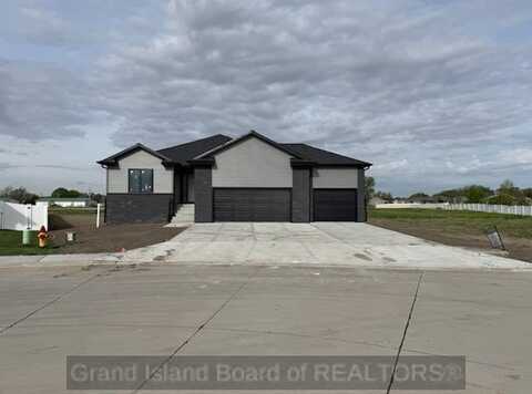 2112 Pearl Pl, Grand Island, NE 68803