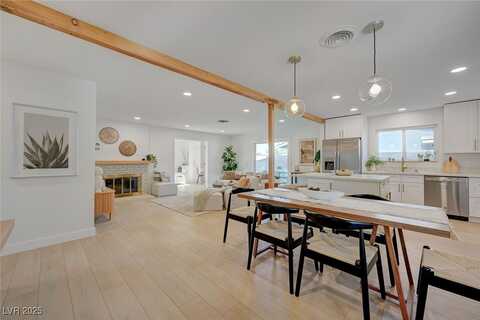 5904 Apple Valley Lane, Las Vegas, NV 89108