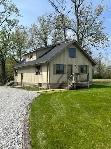 8821 1200 N, DeMotte, IN 46310