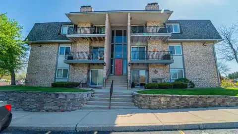 245 W Joliet Street, Schererville, IN 46375