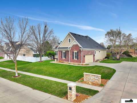 8420 Augusta Drive, Lincoln, NE 68526