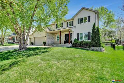 7508 Plum Creek Drive, Lincoln, NE 68516