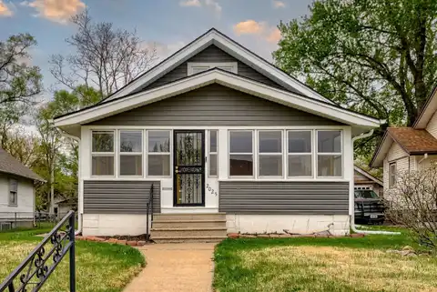 2025 Larimore Avenue, Omaha, NE 68110