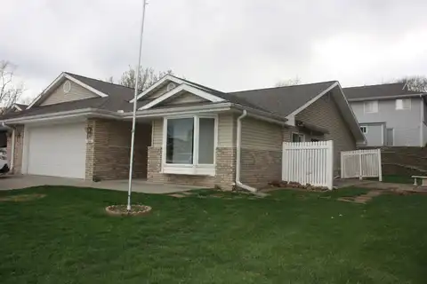 108 E Deer Lane, Plattsmouth, NE 68048