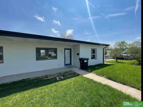 3309 S 32 Avenue, Omaha, NE 68105