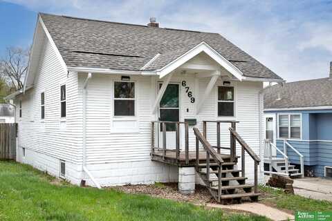 6769 Pratt Street, Omaha, NE 68104
