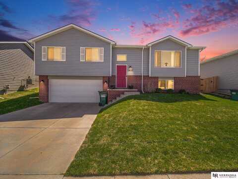 2833 W Peach Street, Lincoln, NE 68522