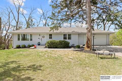 8106 Northridge Drive, Omaha, NE 68112