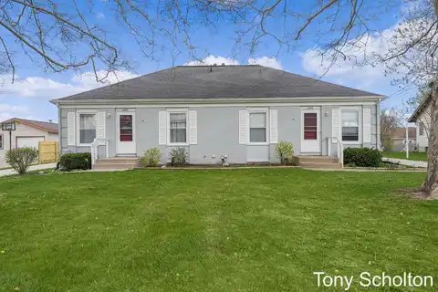 5884-86 Crestmoor Drive SE, Kentwood, MI 49508
