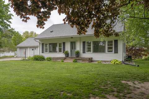 7645 11 Mile Road NE, Rockford, MI 49341
