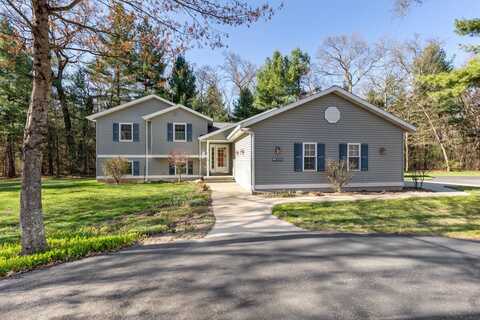 19905 Maple Lane, Howard City, MI 49329