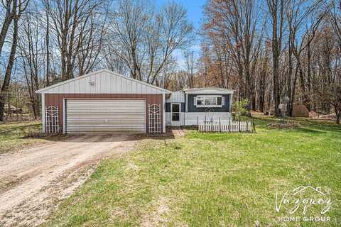 12480 Fargo Street NE, Gowen, MI 49326
