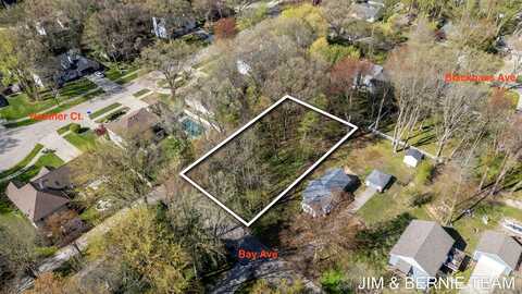 648 Bay Avenue, Holland, MI 49423