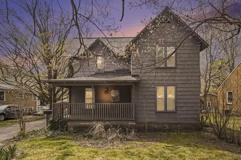 427 W Chart Street, Plainwell, MI 49080