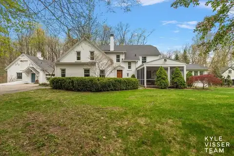2630 Reeds Lake Court SE, Grand Rapids, MI 49506