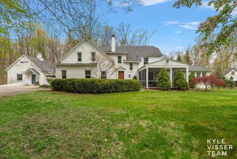 2630 Reeds Lake Court SE, Grand Rapids, MI 49506
