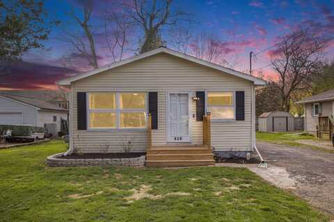 213 N Fountain Street, Marshall, MI 49068