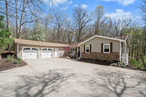 8134 Vergennes Street SE, Ada, MI 49301