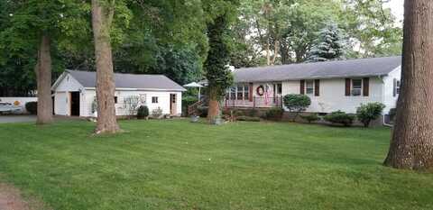 601 E Concord Street, Pentwater, MI 49449