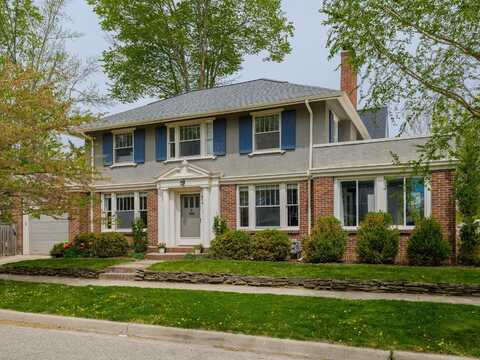 404 Parkwood Avenue, Kalamazoo, MI 49001