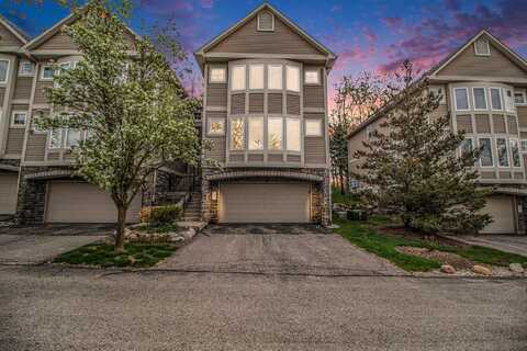 237 Old Creek, Saline, MI 48176
