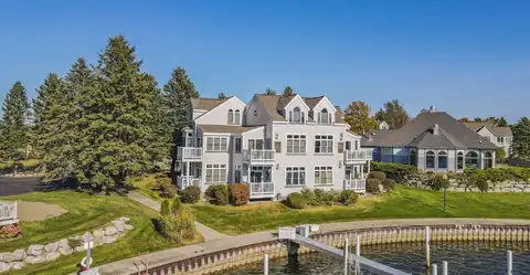 3 Brookharbor N, Manistee, MI 49660