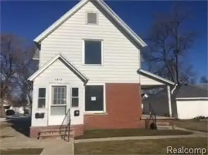 1613 Lapeer Avenue, Port Huron, MI 48060