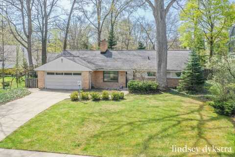 2656 Beechwood Drive SE, East Grand Rapids, MI 49506