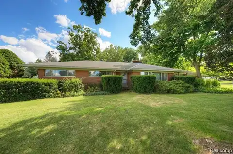 48707 8 Mile Road W, Northville, MI 48167