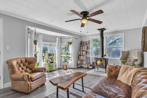 623 Dellwood Drive, Ann Arbor, MI 48103
