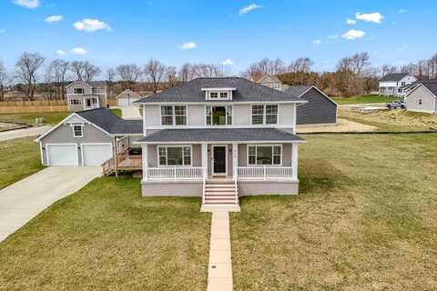 703 Oakwood Drive, Charlotte, MI 48813