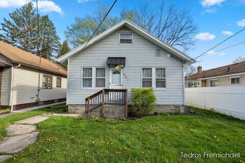 881 Leonard Street NE, Grand Rapids, MI 49503